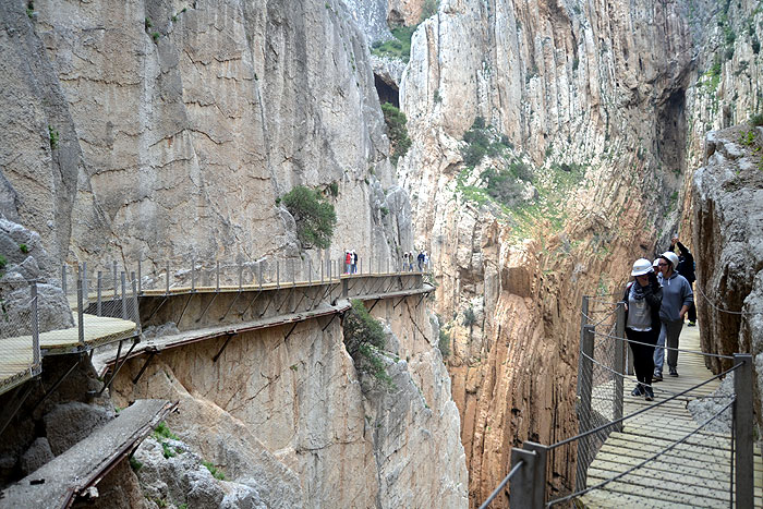 Old and new Caminito del Rey
