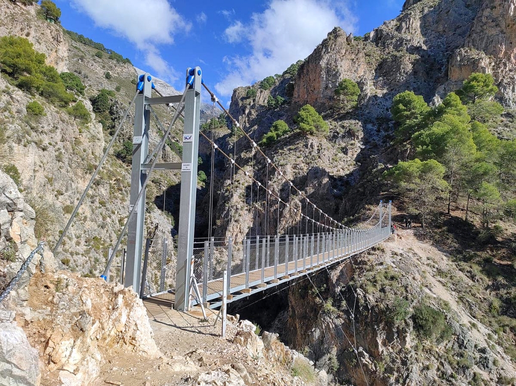 El Saltillo de Málaga is a footpath that connects Canillas de Aceituno and Sedella